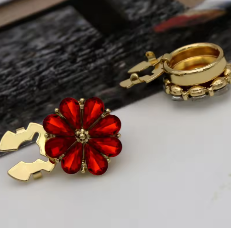 Red Flower Click Button Set