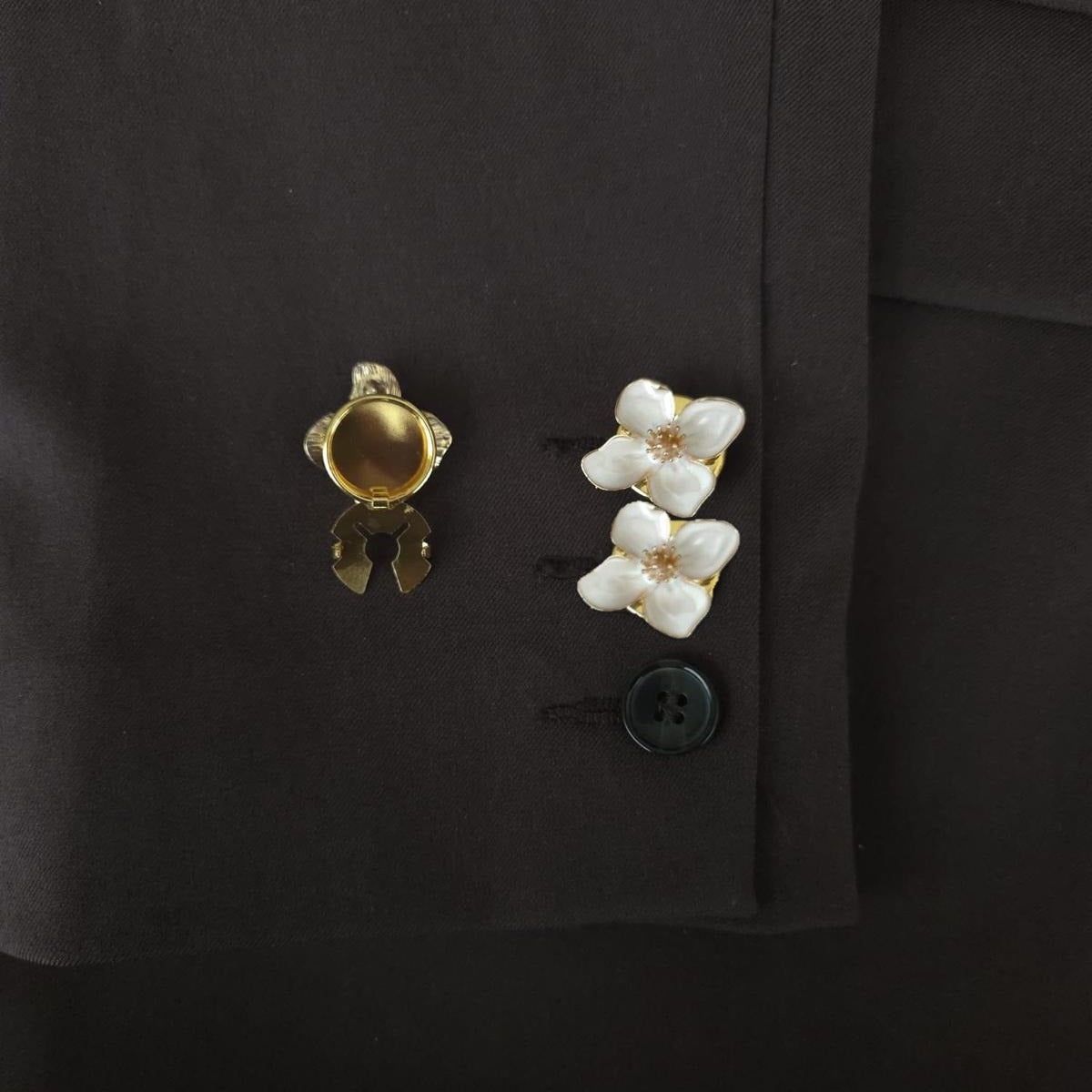 The White Bloom Button set - Set of 6